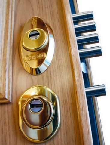 Instalador de puertas en Madrid Ceninpro - En 1 día su puerta*